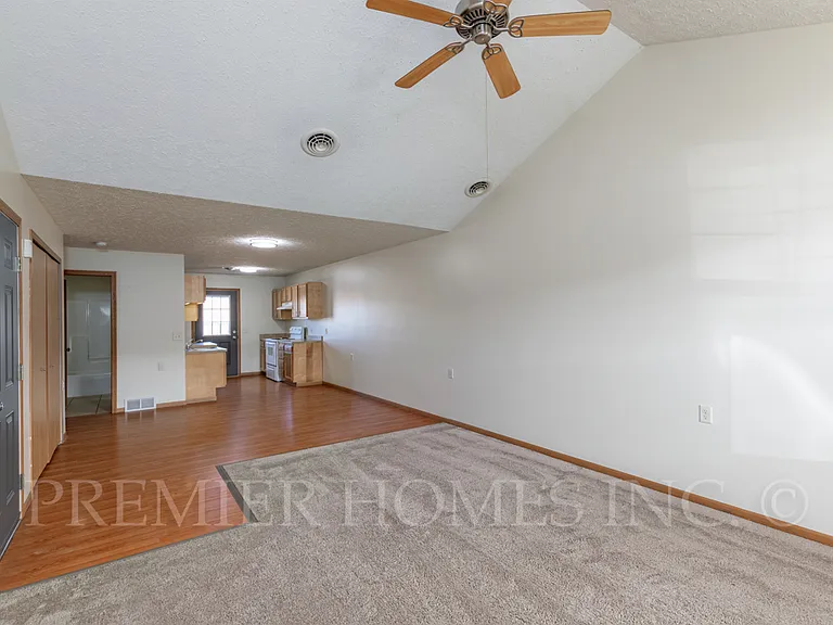 842 Serenity Ln #842 — Photo 3