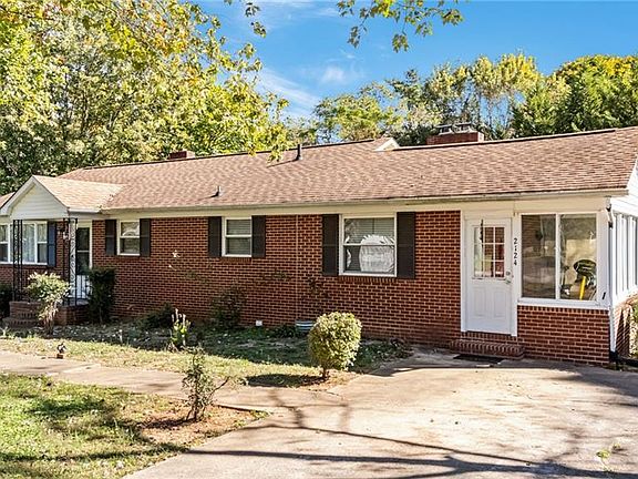 3rd image of 2124 Lindale St