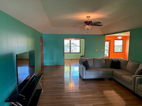 5th image of 1832 Berrywood Dr
