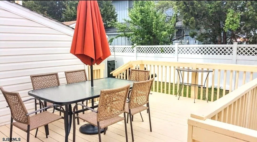 4 bed, 2.0 bath, $2,000 — Photo 4