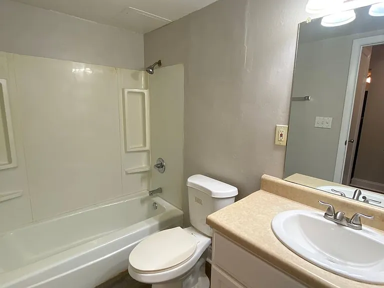 Peoria Flats - New Mgmt - New Name - Fresh Upgrades — Photo 7