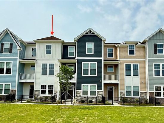 1066 Butte Ln, Chesapeake, VA 23320