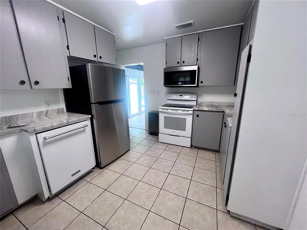 4 bed, 2.0 bath, 1530 sqft, $2,775 — Photo 4