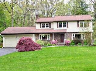 2 Lighthouse Hill Rd, Windsor, CT 06095