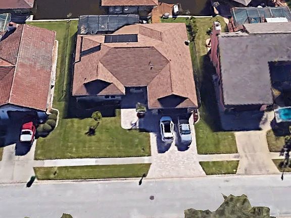4th image of 225 Madrid Ct
