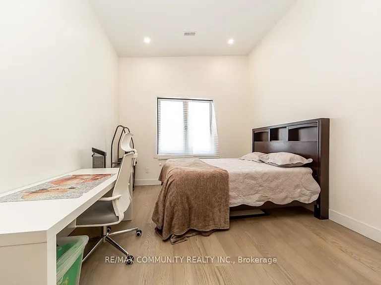 475 Wilson Rd N — Photo 35