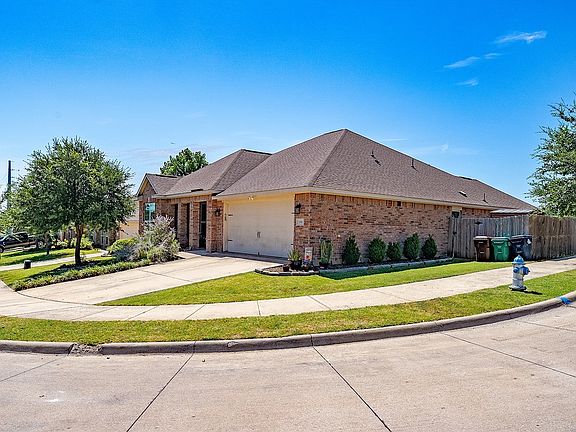 2nd image of 2416 Fall Leaf Ct