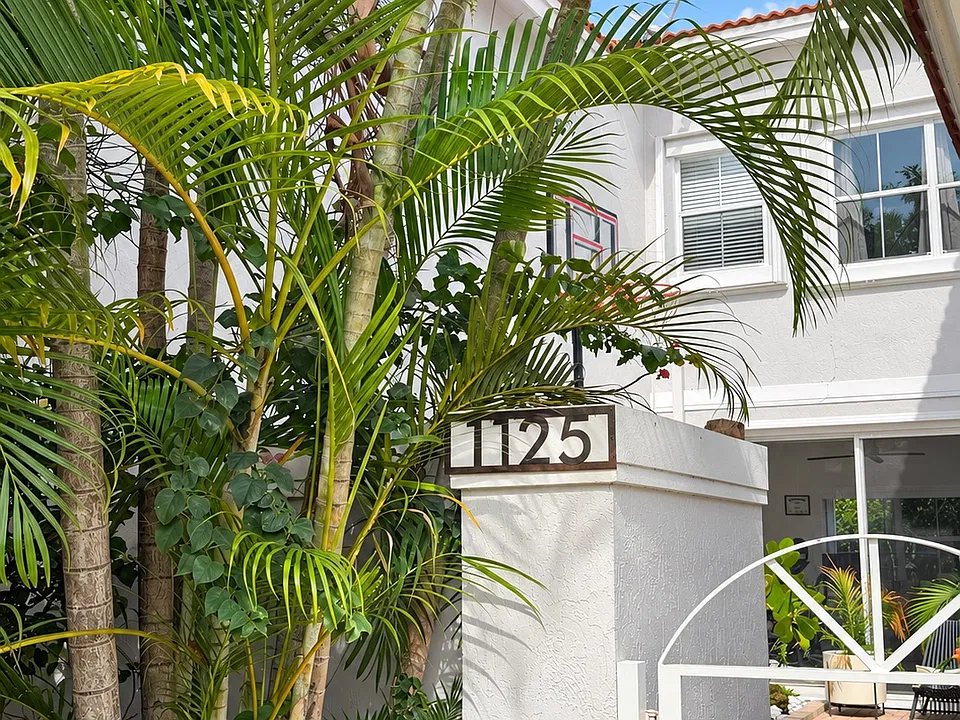 1125 Weeping Willow Way