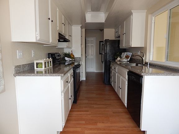 3rd image of 1001 Monterey Dr
