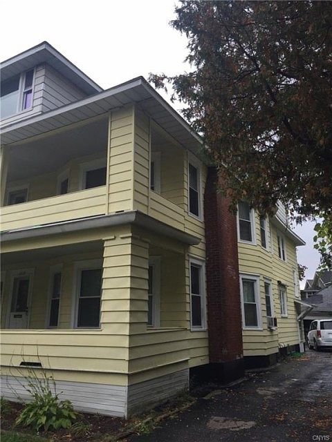 2nd image of 2217-19 James St