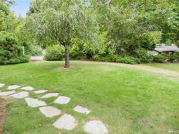 3rd image of 3800 Lakehills Dr SE