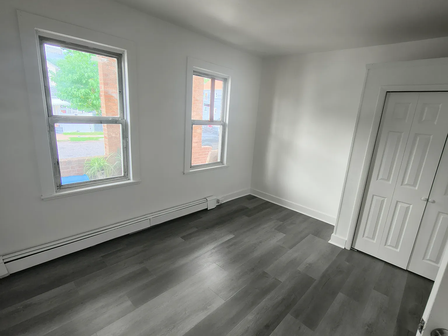 2 bed, 1000 sqft, $2,300 — Photo 3