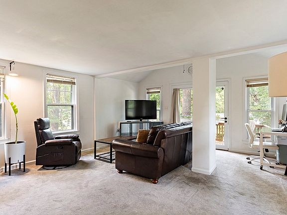 5th image of 36 Elm Rd