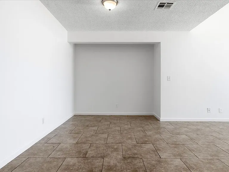 31601 Avenida Maravilla — Photo 11