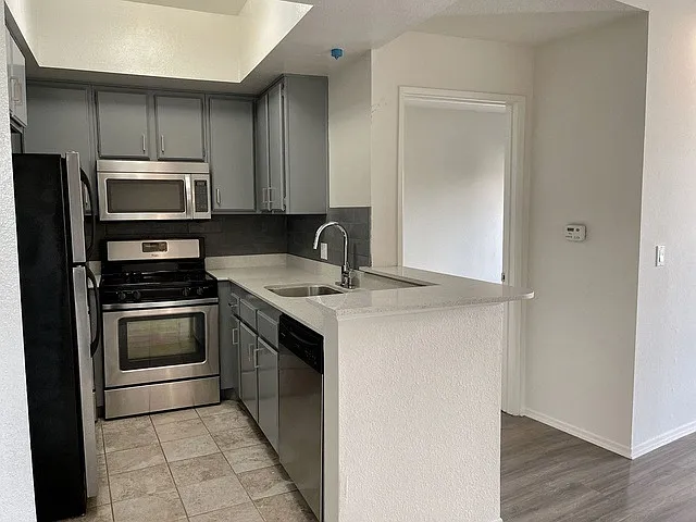 Park Rochester Apartments — Photo 61