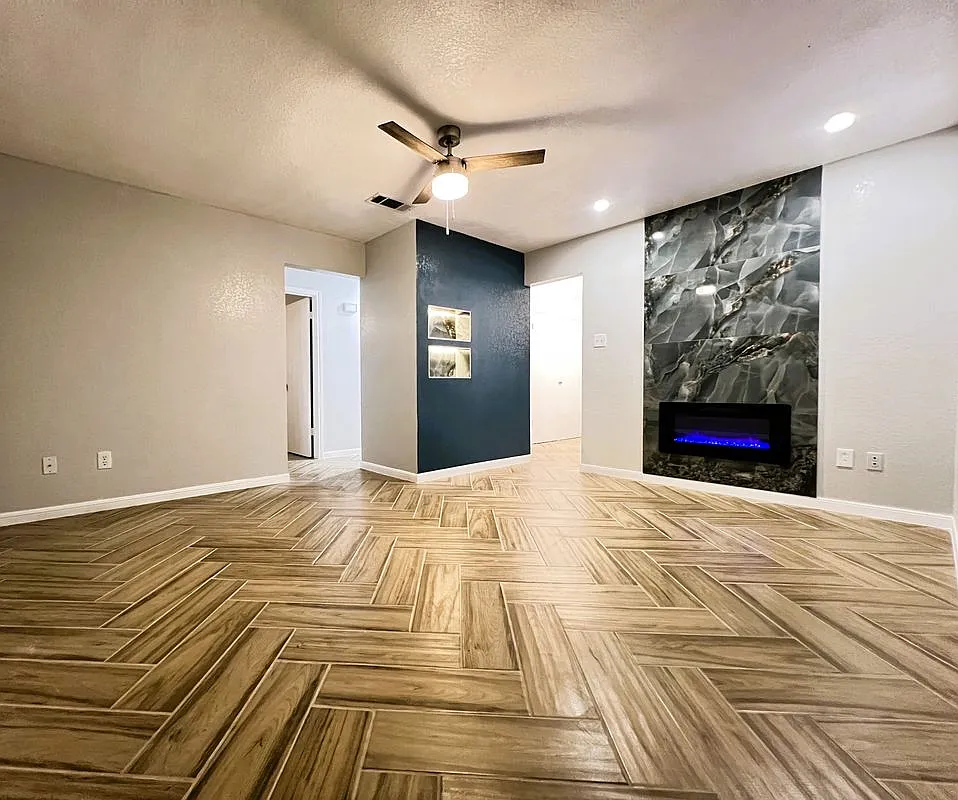2 bed, 1.0 bath, 795 sqft, $849 — Photo 2