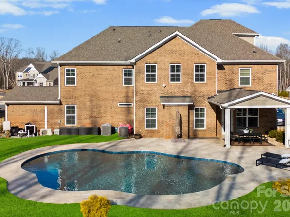 617 Brown Creek Dr, Weddington, NC 28104