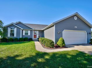 2075 Brier Crest Dr, Davison, MI 48423