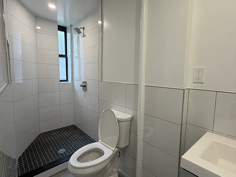 1601 York Ave #3B — Photo 7