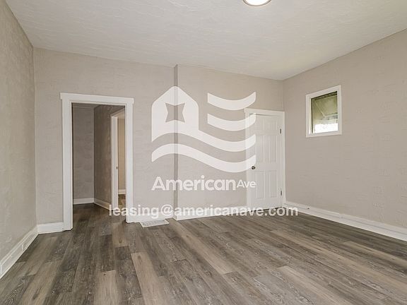 78967_004_living_room_13858383.jpg