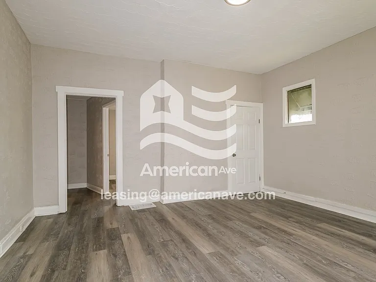 78967_004_living_room_13858383.jpg