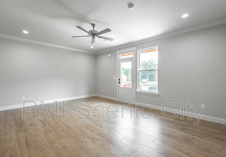 1904 Cypress Ln — Photo 9