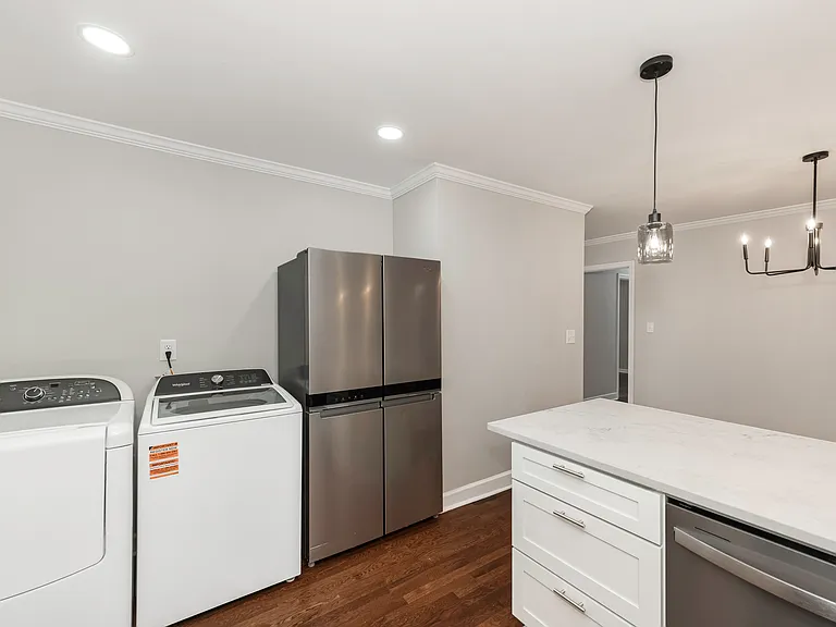 Kitchen/Laundry