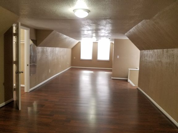 4th image of 3112 E 10th St