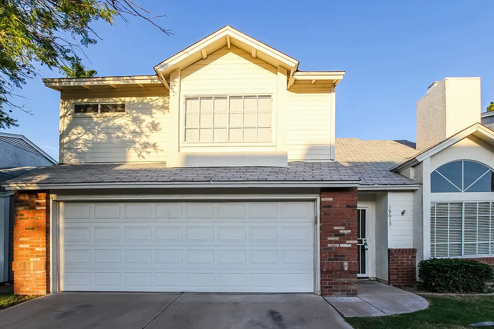 3 bed, 3.0 bath, 1265 sqft, $2,165 — Photo 1