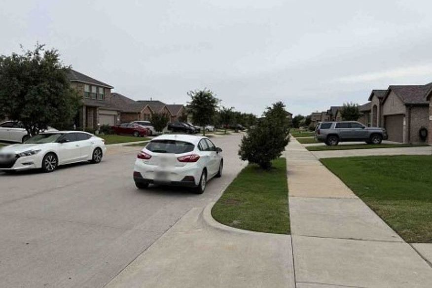 Exterior Neighborhood (street photo)