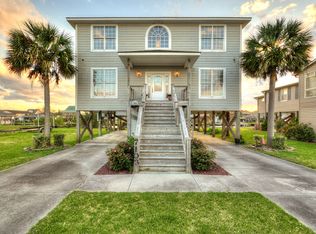 7103 7th St, Surf City, NC 28445