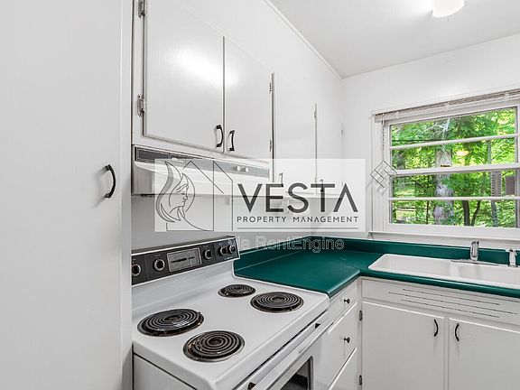 3rd image of 12 La Salle Ln