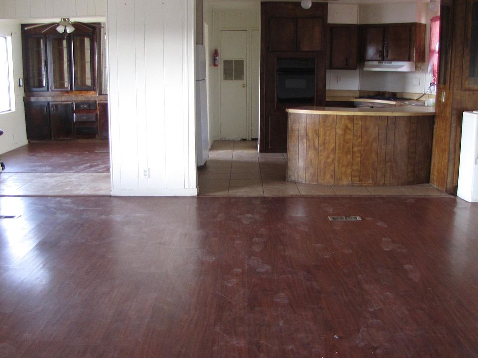 2nd image of 9845 S Highland Pl