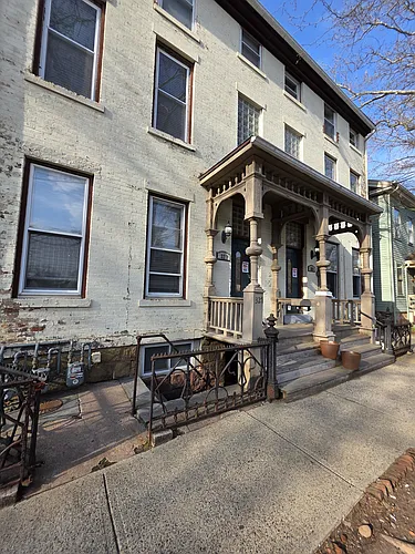 325 Saint John St #D Photo 1