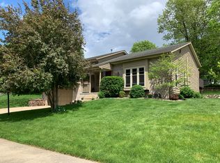 6218 N Teal Wood Cir, Peoria, IL 61615