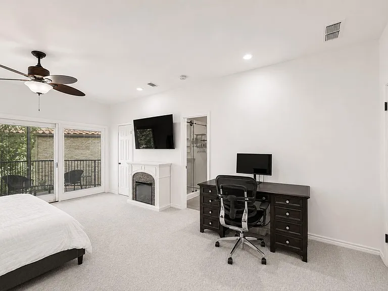 122 Acapulco Dr — Photo 14