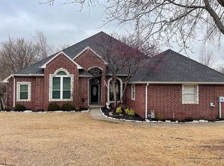1009 Huntsman Rd, Edmond, OK 73003