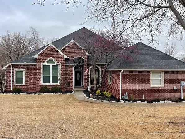 1009 Huntsman Rd, Edmond, OK 73003
