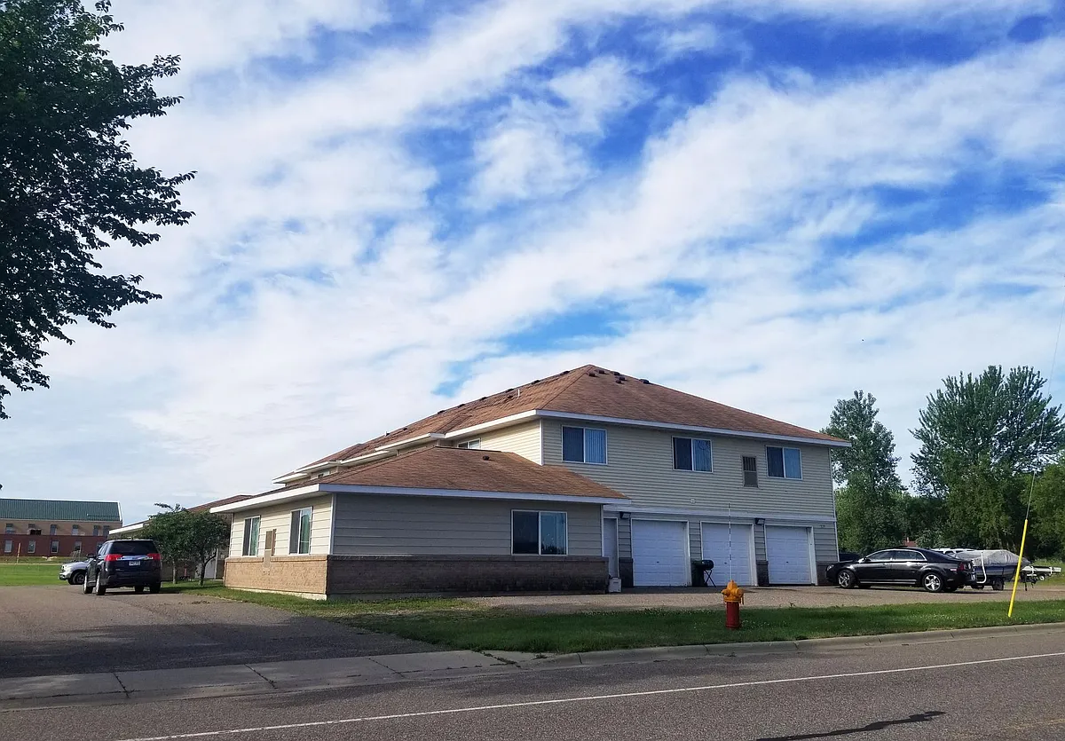 Building Photo - 1020 1st St S