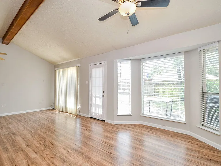 7623 Kite Hill Dr — Photo 9