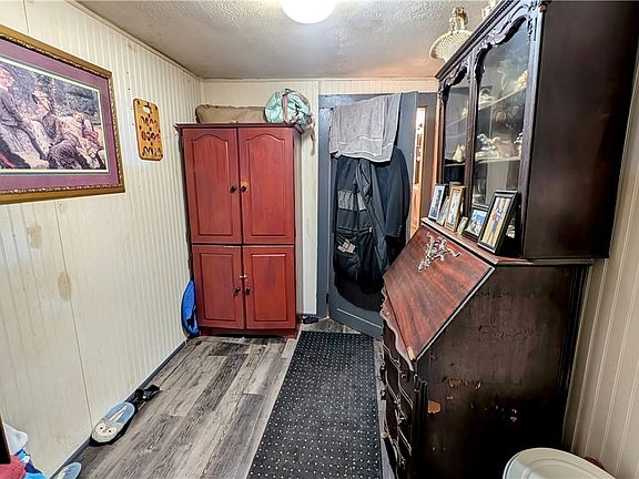 3rd image of 49370 Oakmont Ave