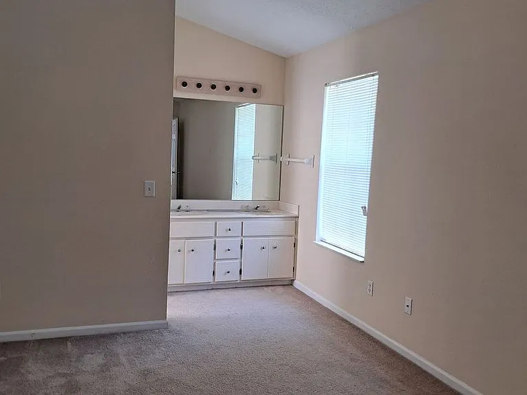 7727 Betty Louise Dr — Photo 23