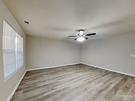 3rd image of 134 Evvalane Dr