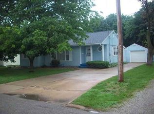 221 Cornwall Ave, Waterloo, IA 50702