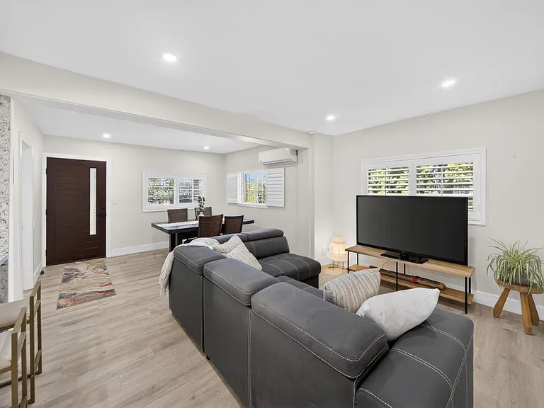5929 Weaver Ln — Photo 9