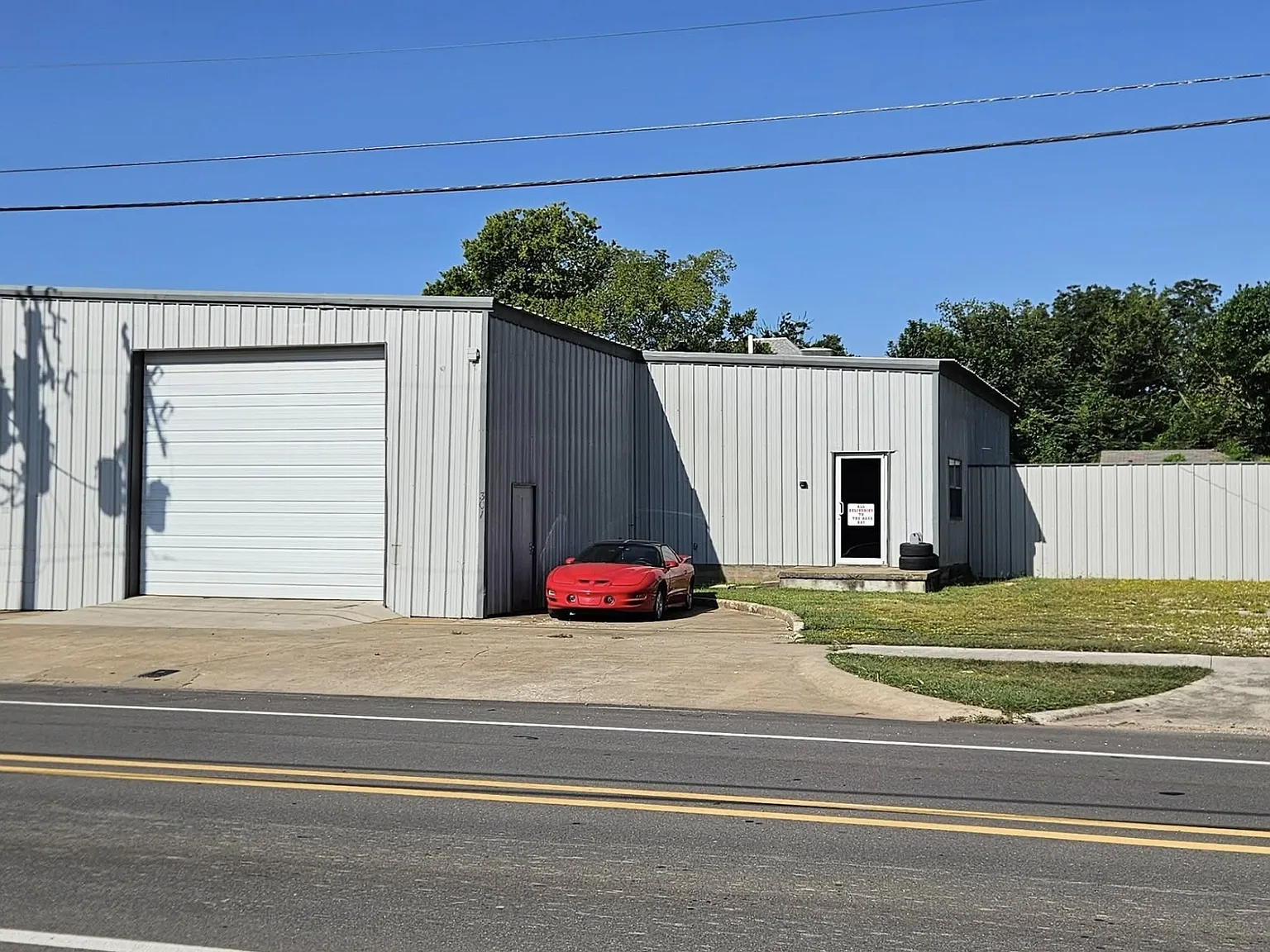 301 North Houston Avenue - 1 — Photo 1
