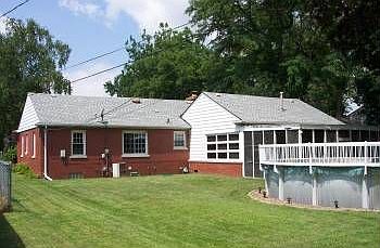 3rd image of 7557 Woodmar Ave
