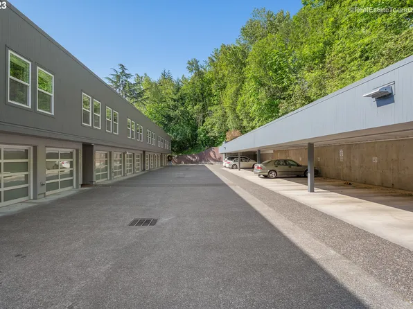 5423 SW View Point Ter, Portland, OR 97239