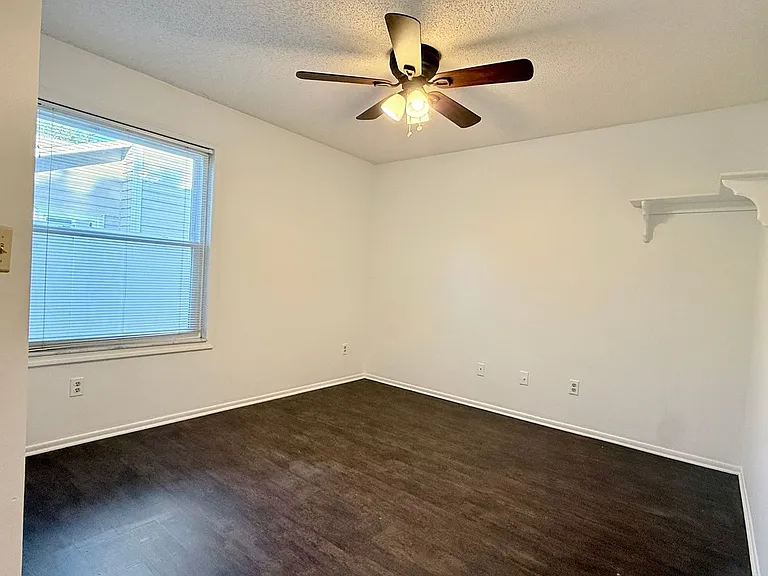 1512 Ison Ln — Photo 16