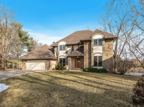 409 Tessier Cir, Vadnais Heights, MN 55127